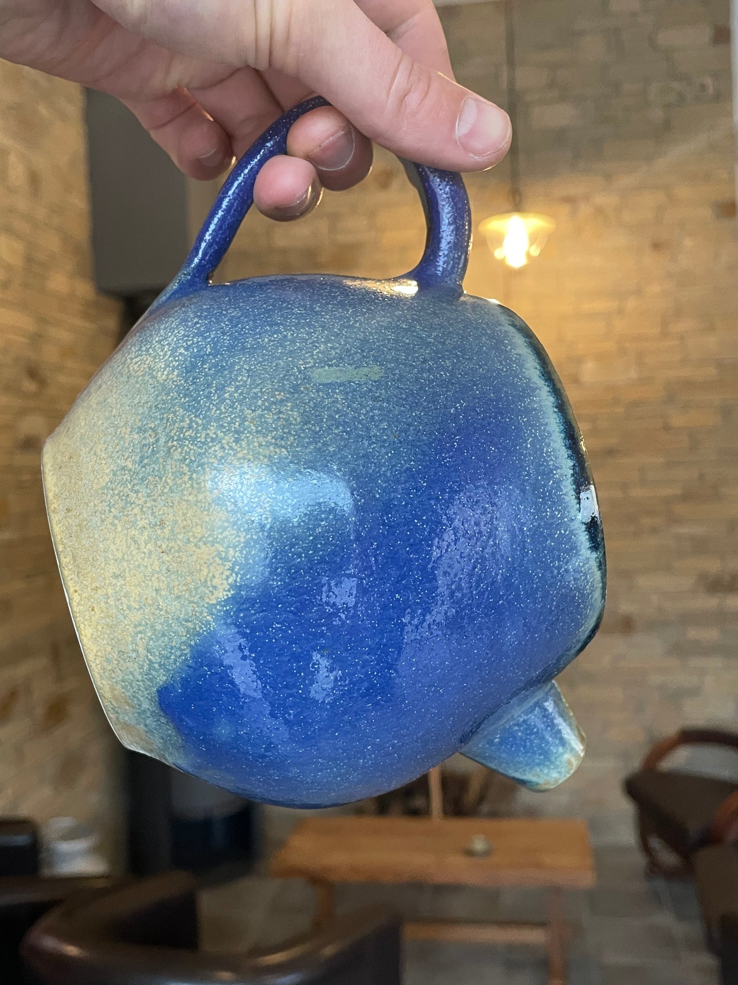 THÉIÈRE BLEU OCÉAN ET SABLE FIN